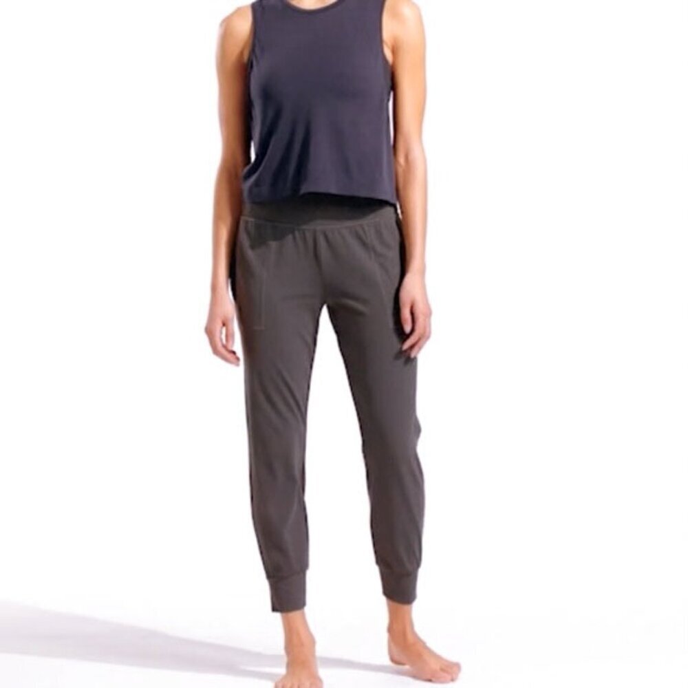 Athleta Salutation Jogger in Powervita Anthracite Gray Small